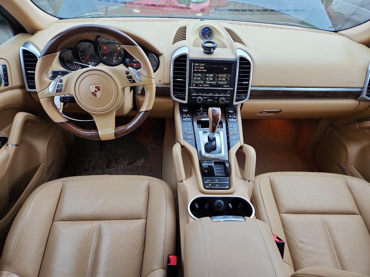 2013 PORSCHE CAYENNE photo 8