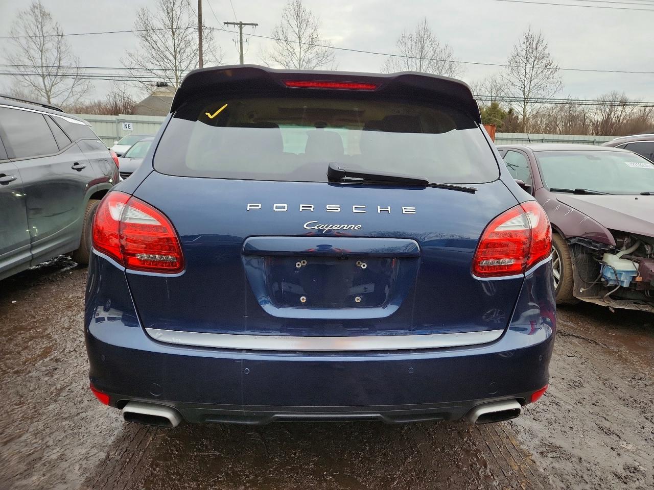 2013 PORSCHE CAYENNE photo 6