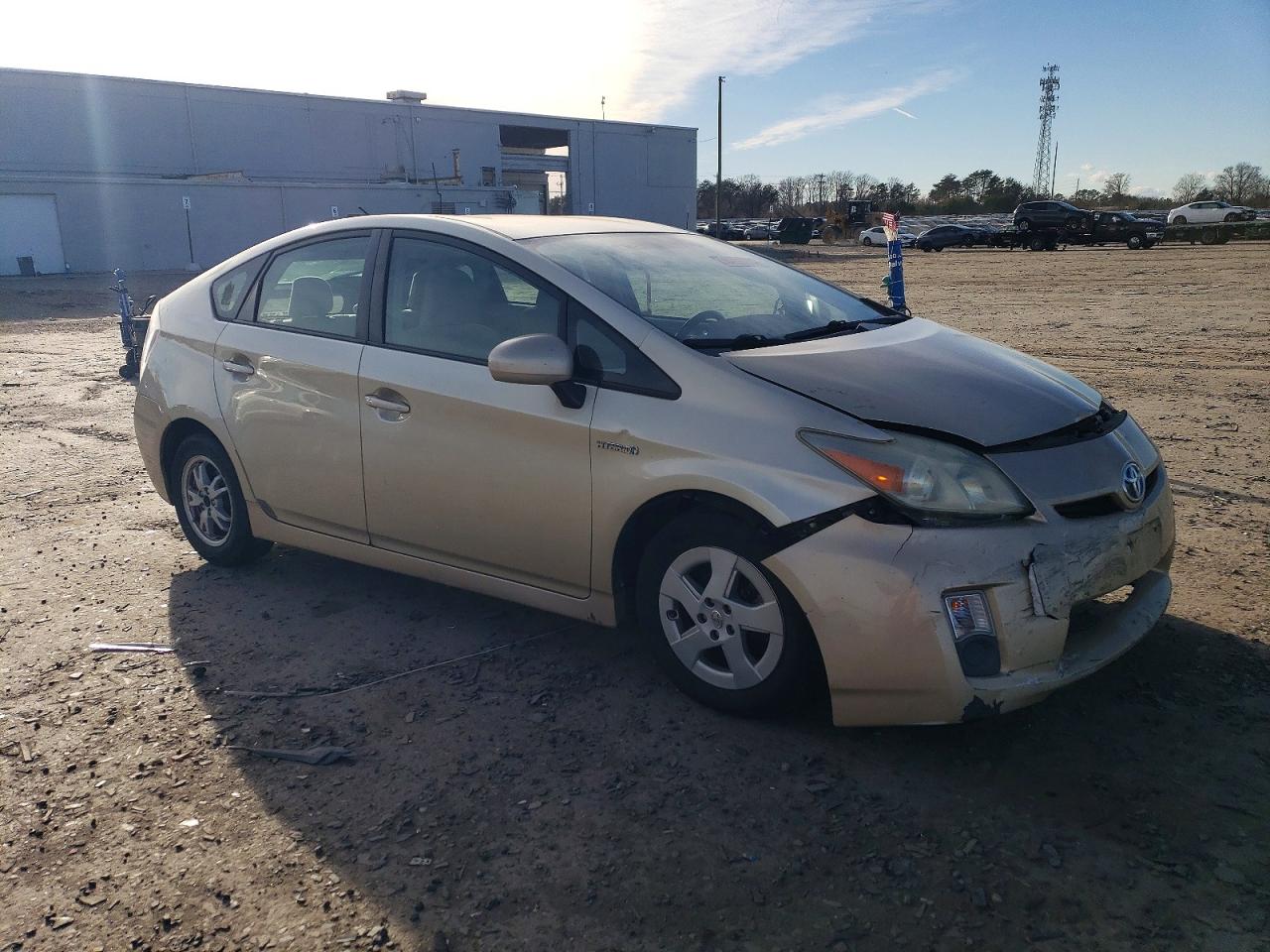 2011 TOYOTA PRIUS photo 4