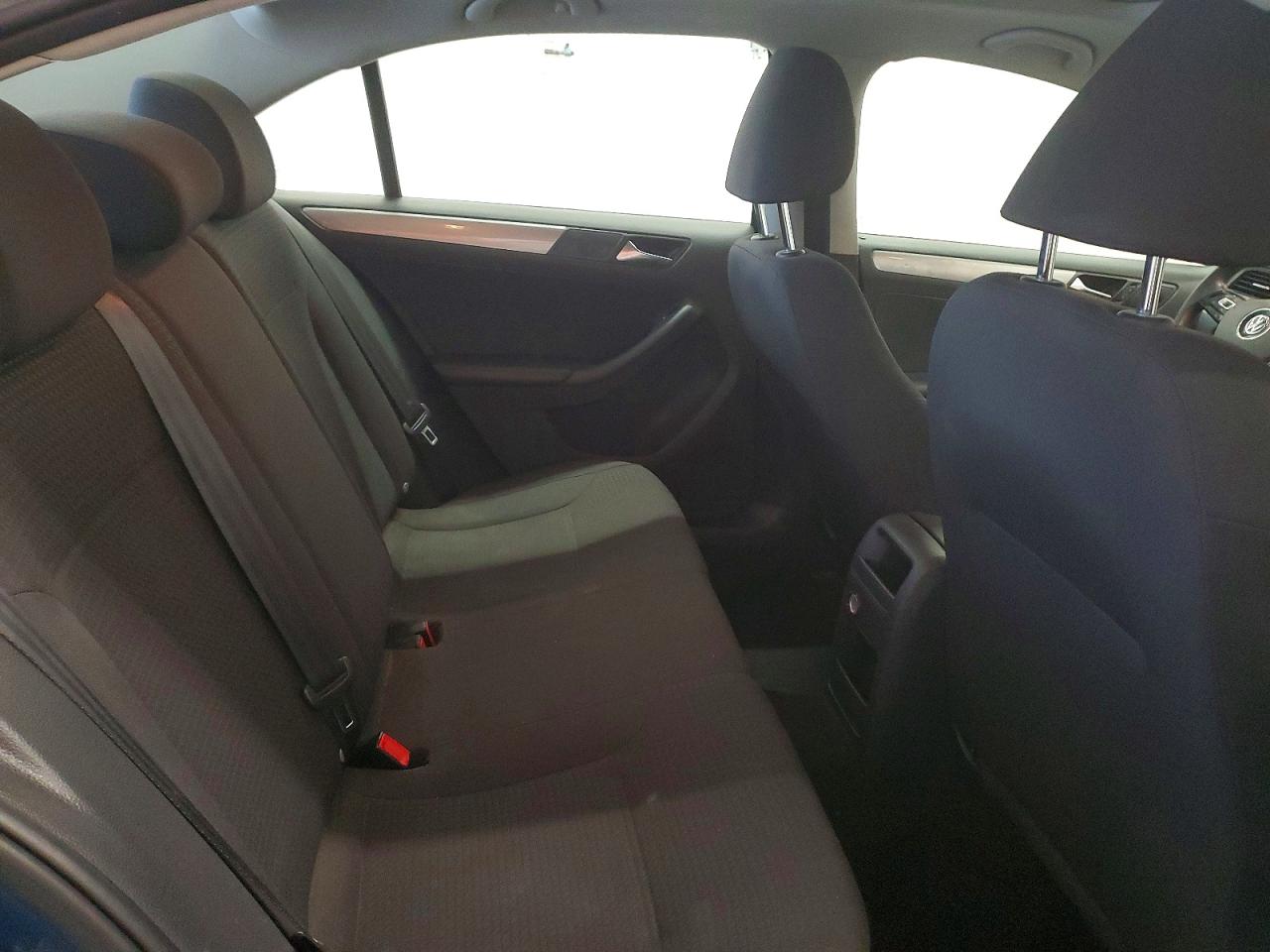 2015 VOLKSWAGEN JETTA BASE photo 10
