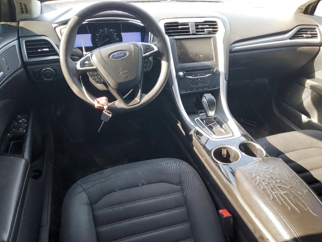 2013 FORD FUSION SE photo 8