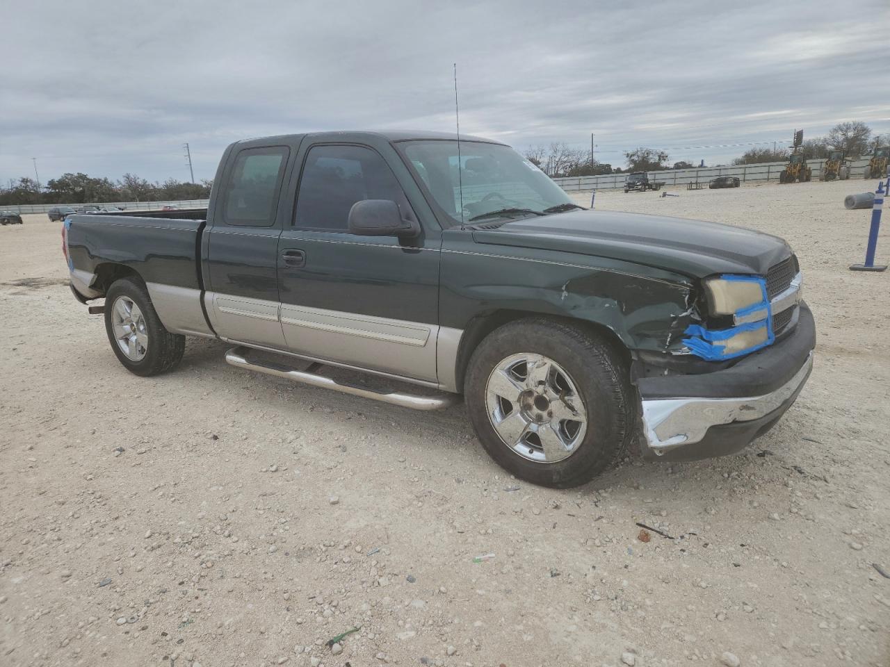 2004 CHEVROLET SILVERADO C1500 photo 4