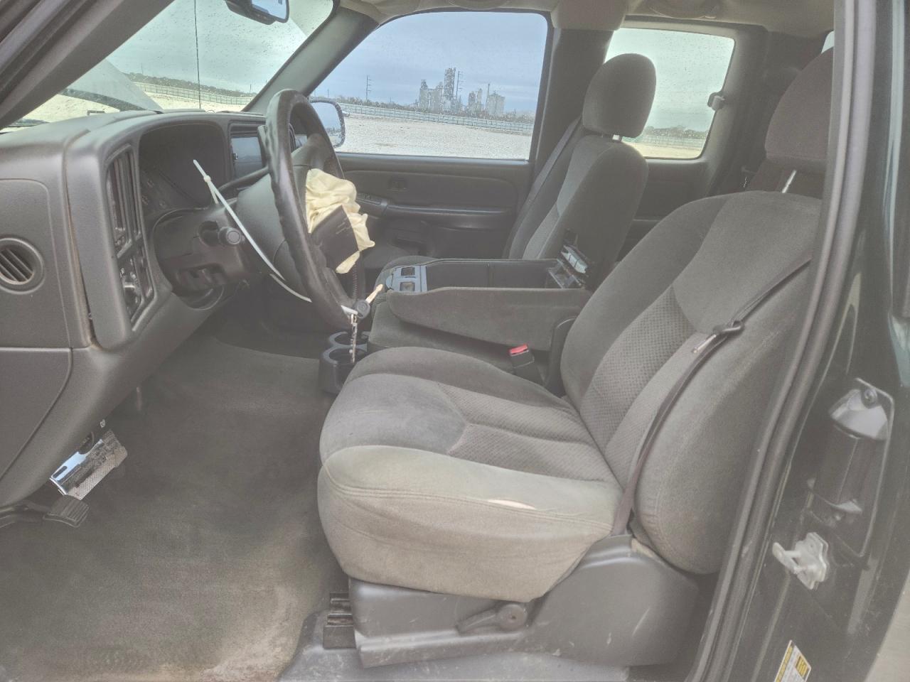 2004 CHEVROLET SILVERADO C1500 photo 7