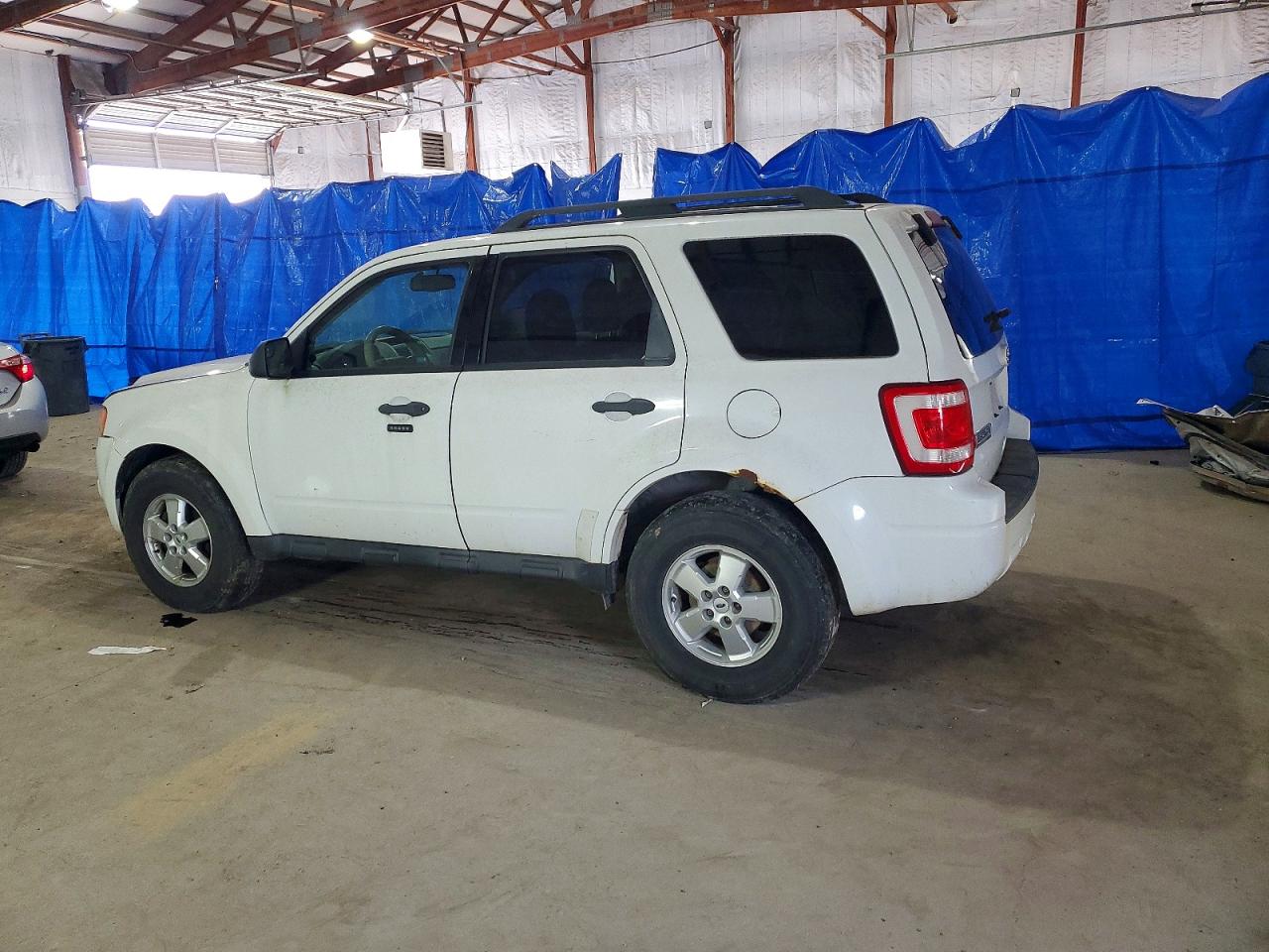 2012 FORD ESCAPE XLT photo 2