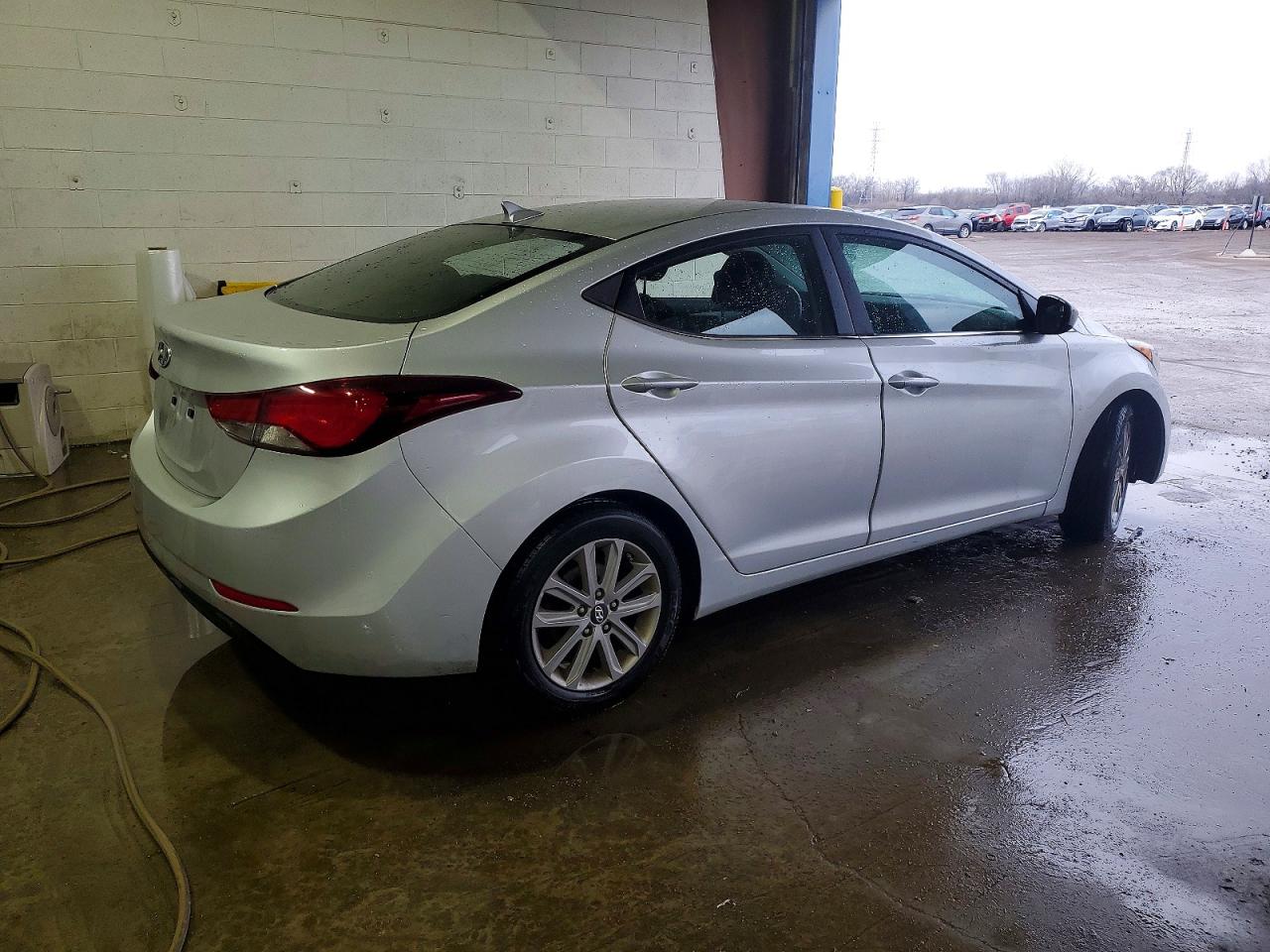 2015 HYUNDAI ELANTRA SE photo 3