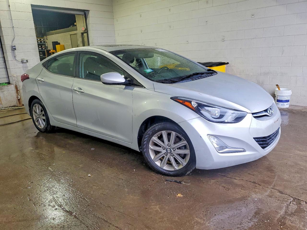 2015 HYUNDAI ELANTRA SE photo 4