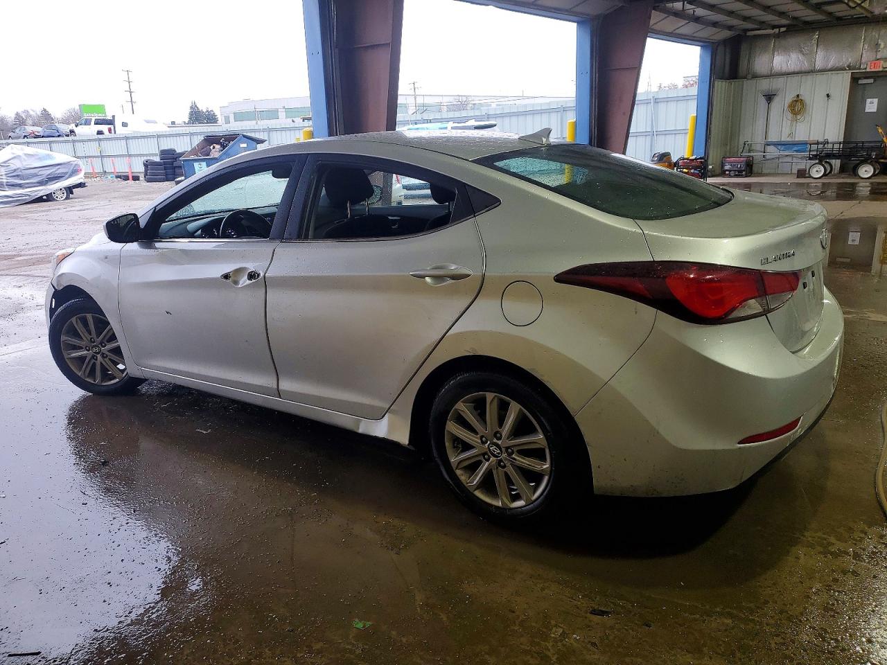 2015 HYUNDAI ELANTRA SE photo 2