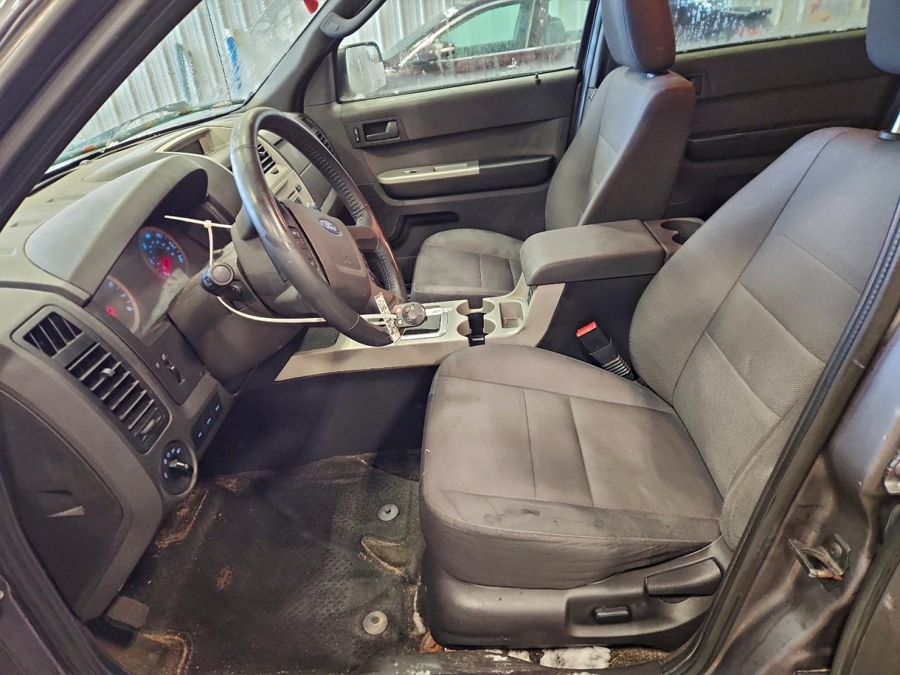 2011 FORD ESCAPE XLT photo 7