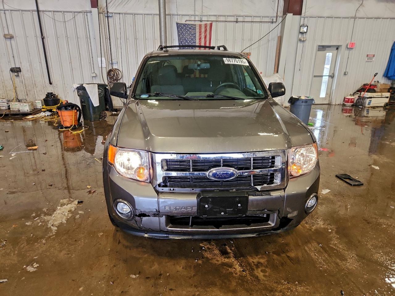 2011 FORD ESCAPE XLT photo 5