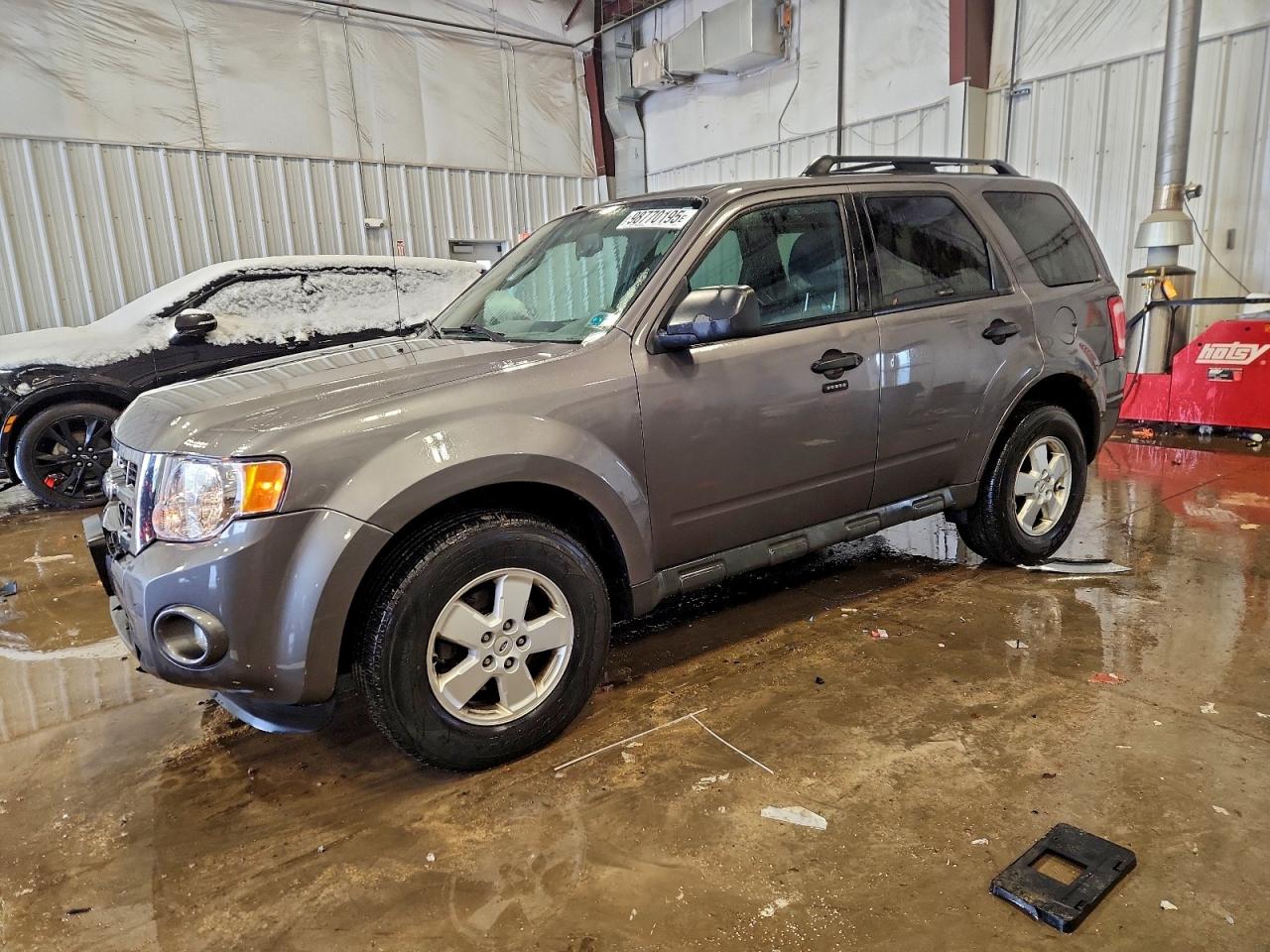 2011 FORD ESCAPE