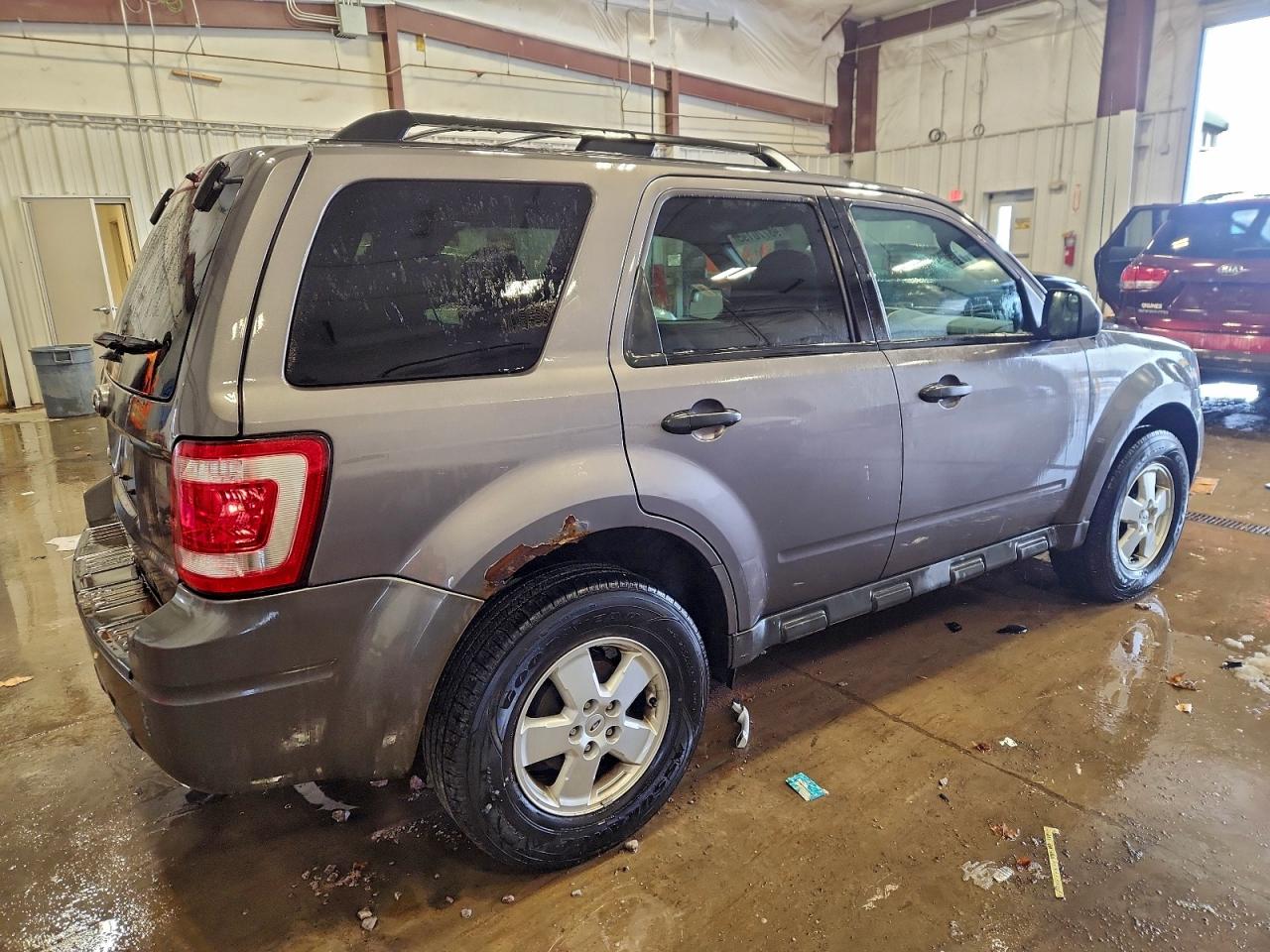 2011 FORD ESCAPE XLT photo 3