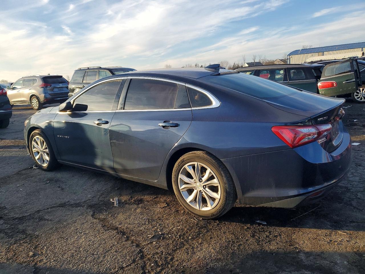 2020 CHEVROLET MALIBU LT photo 5