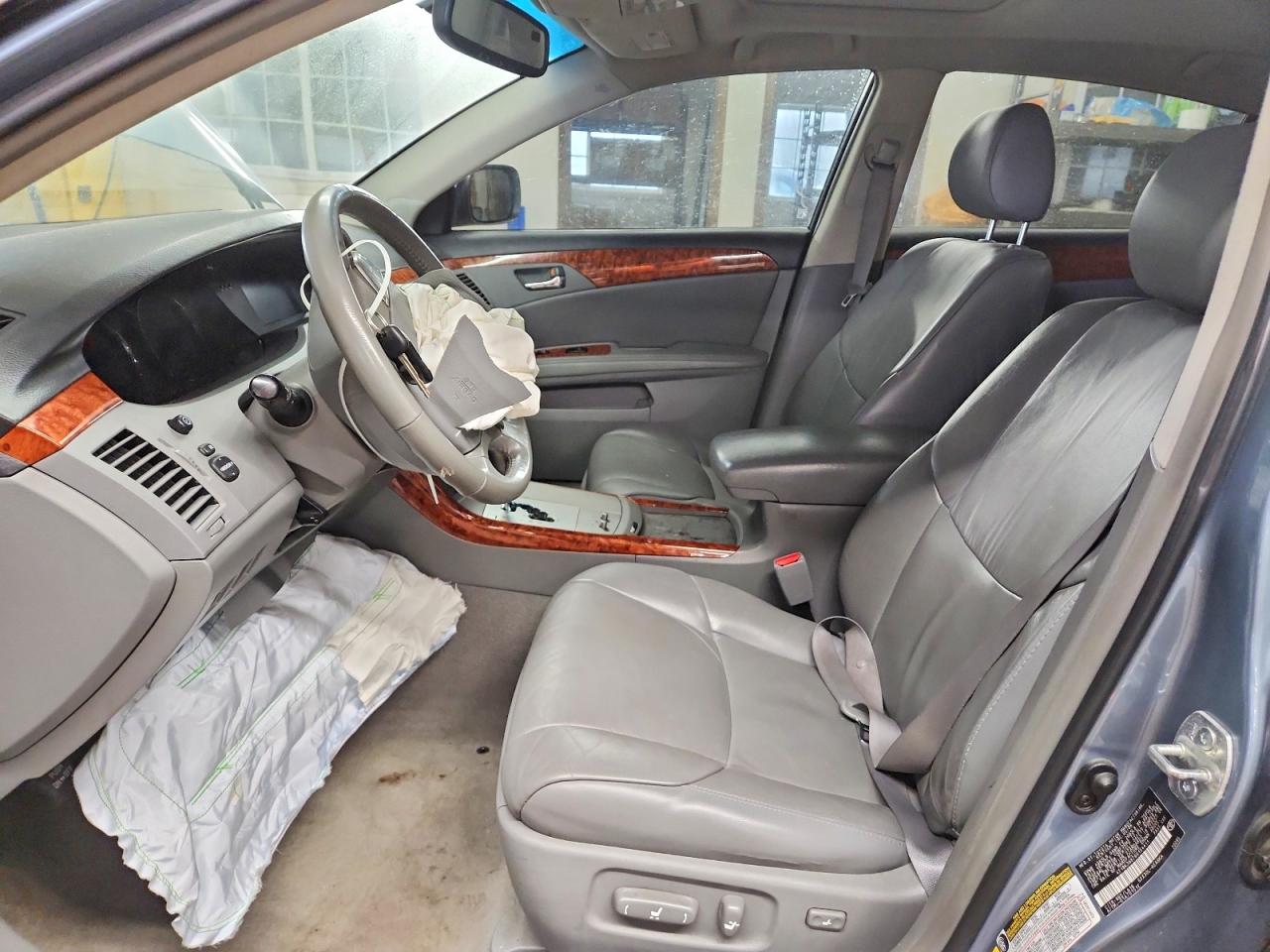 2006 TOYOTA AVALON XL photo 13