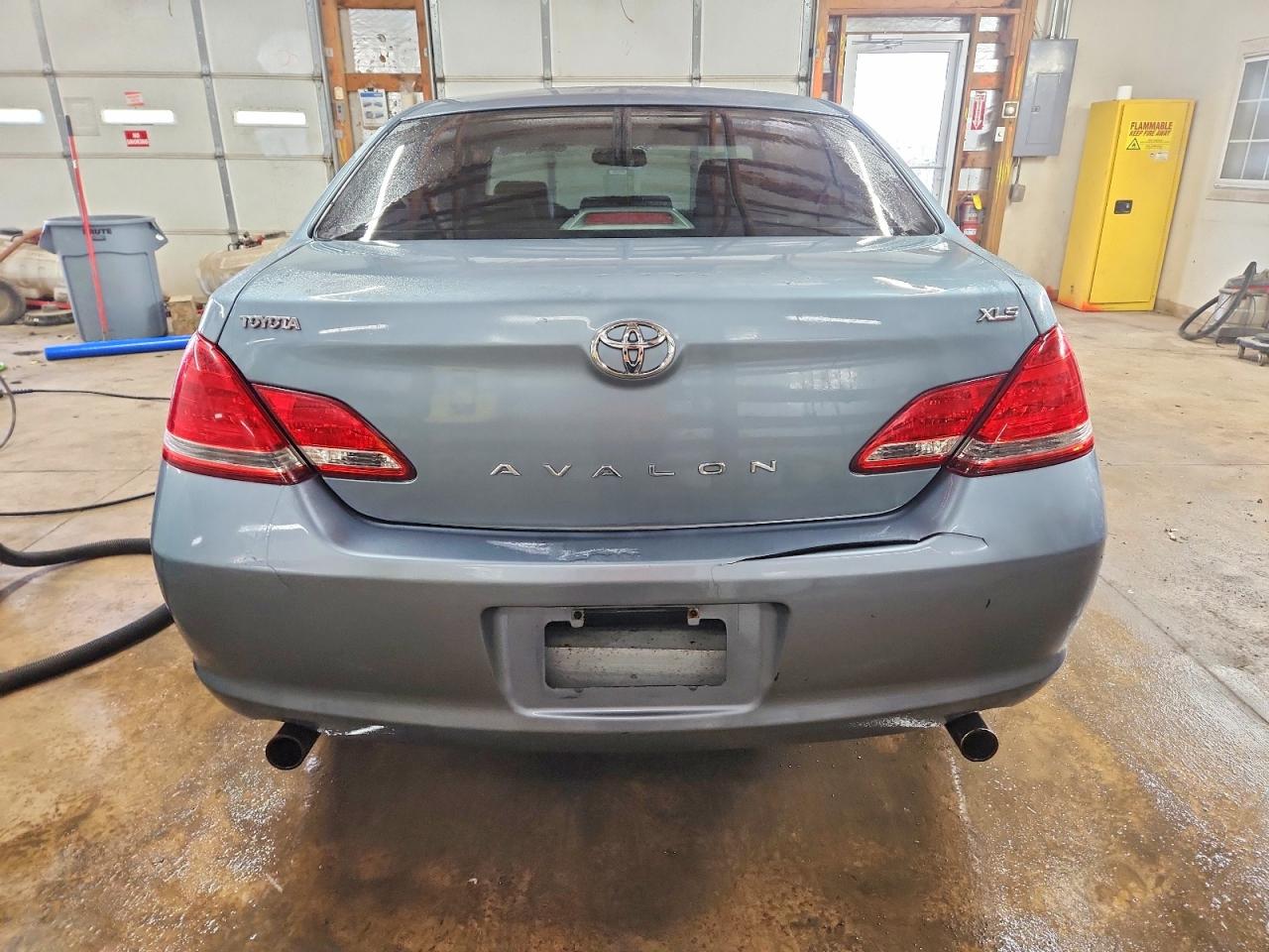 2006 TOYOTA AVALON XL photo 11