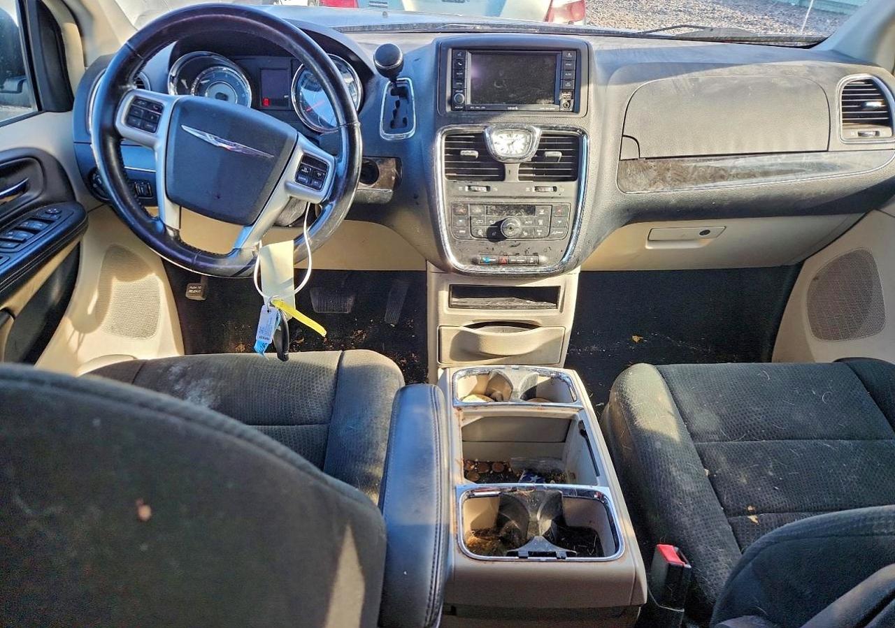 2011 CHRYSLER TOWN & COUNTRY TOURING photo 22
