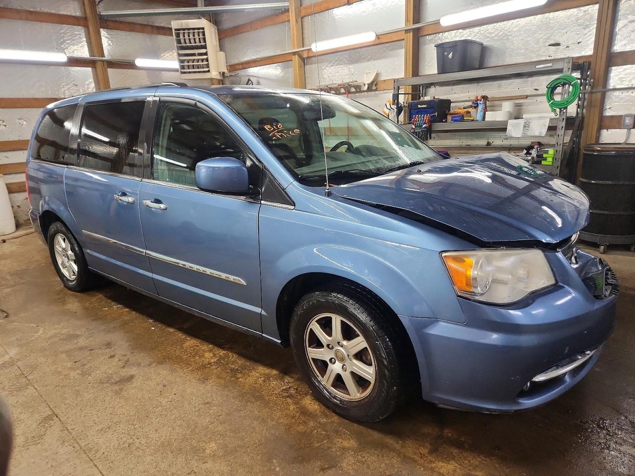 2011 CHRYSLER TOWN & COUNTRY TOURING photo 10