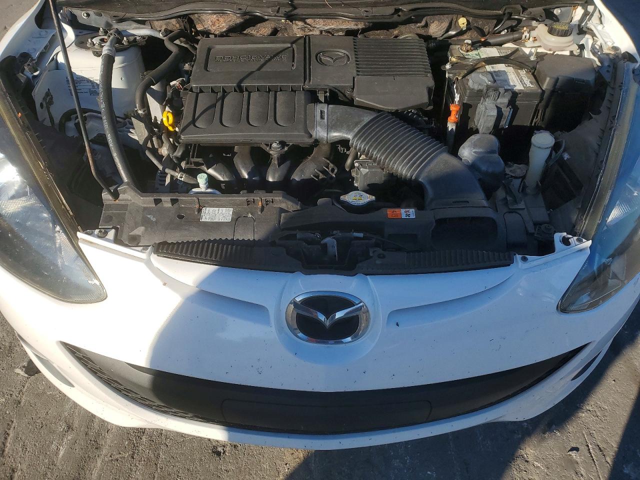 2011 MAZDA MAZDA2 photo 11