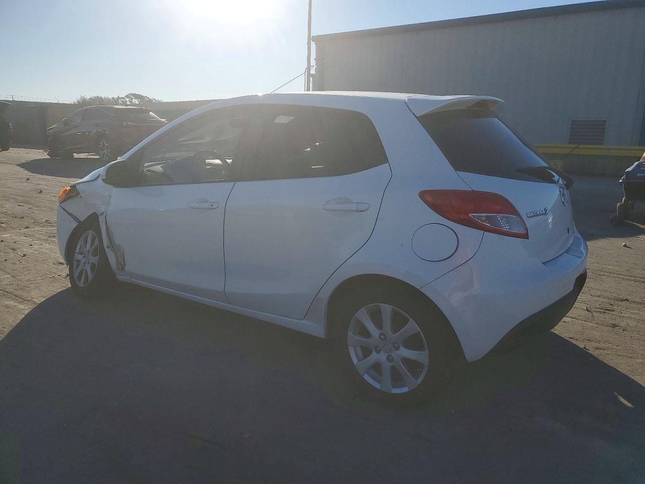 2011 MAZDA MAZDA2 photo 2