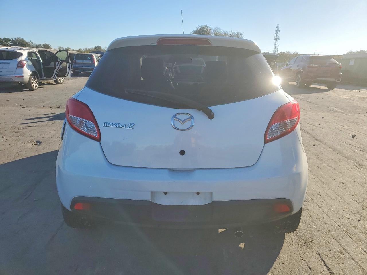 2011 MAZDA MAZDA2 photo 6