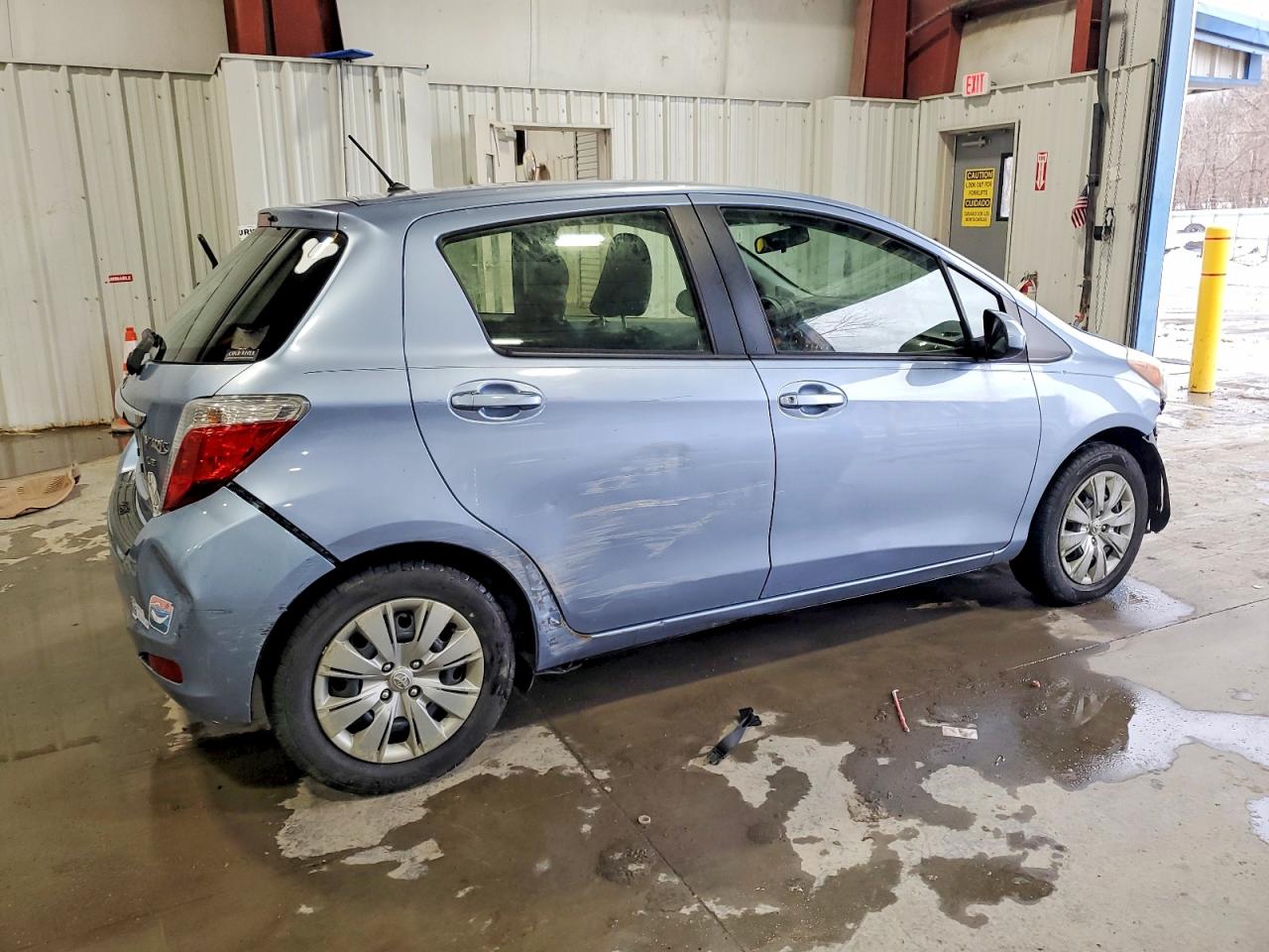 2012 TOYOTA YARIS photo 3