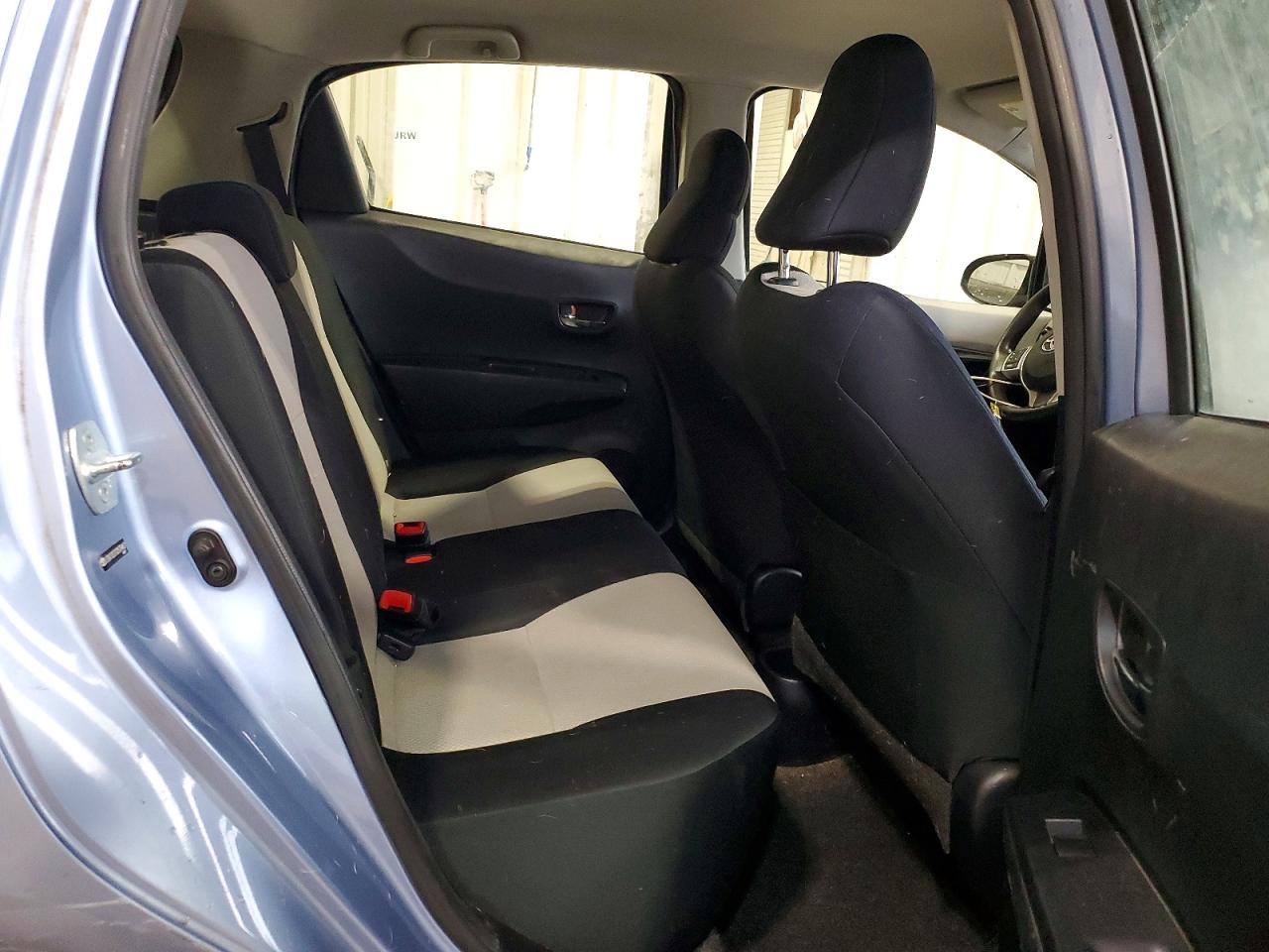 2012 TOYOTA YARIS photo 10