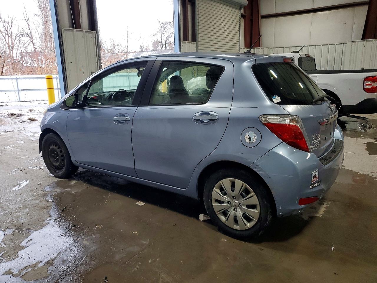 2012 TOYOTA YARIS photo 2