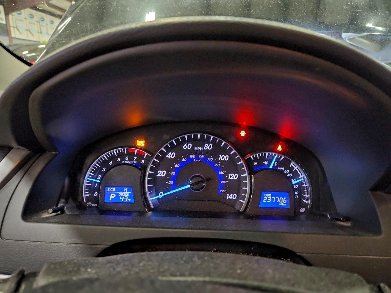 2012 TOYOTA CAMRY BASE photo 9