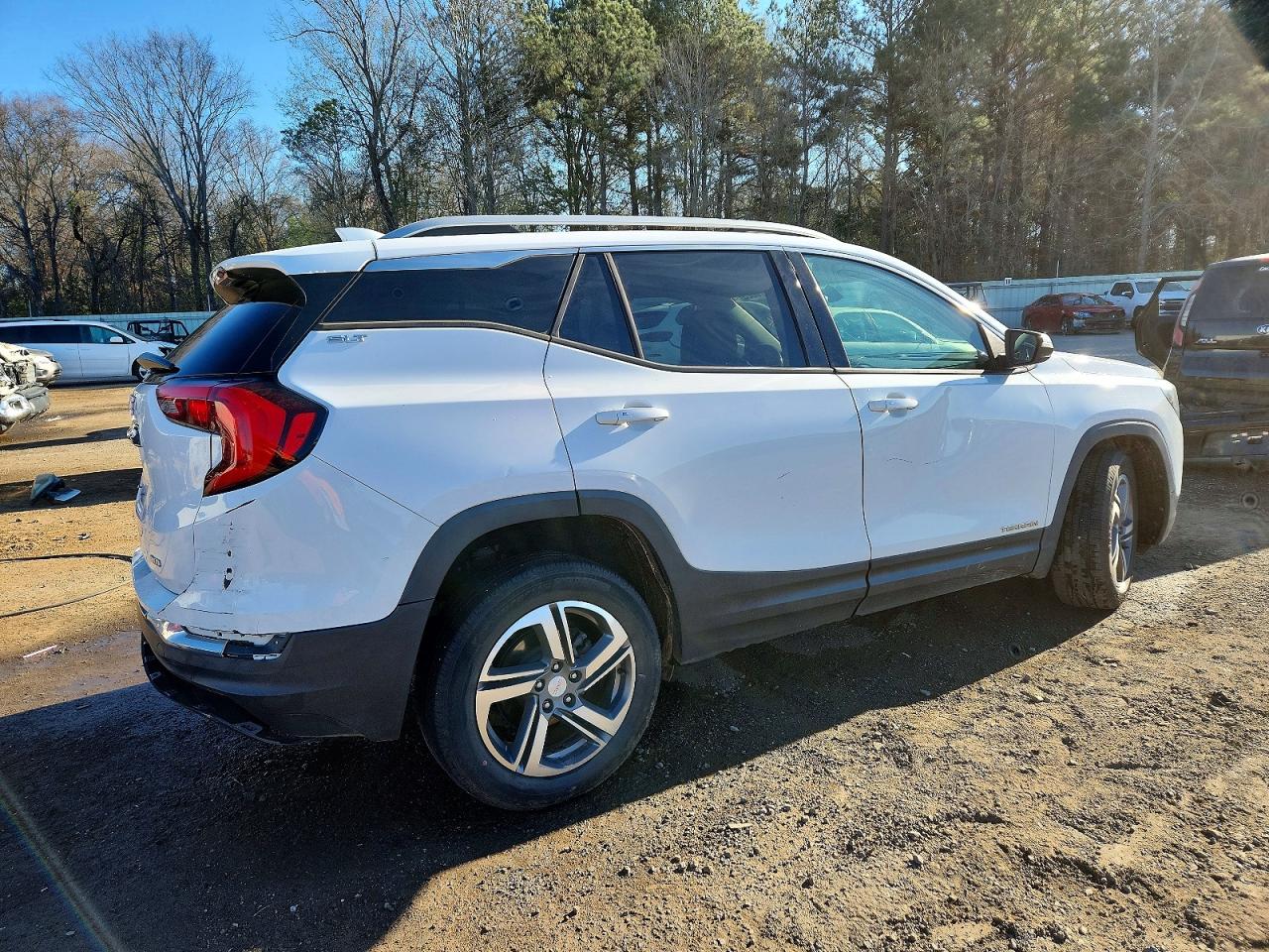 2019 GMC TERRAIN SLT photo 3