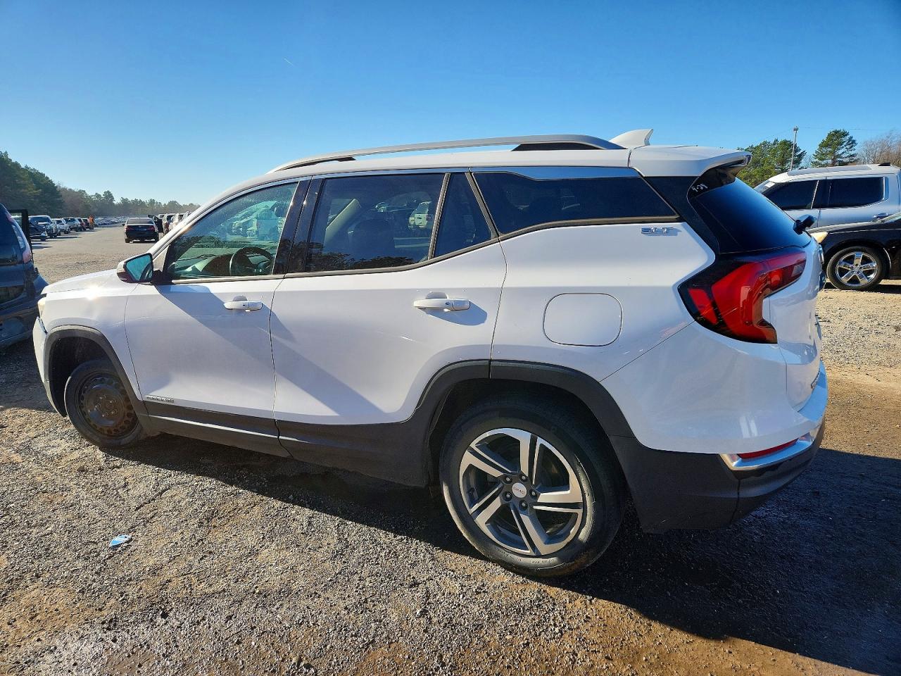2019 GMC TERRAIN SLT photo 2