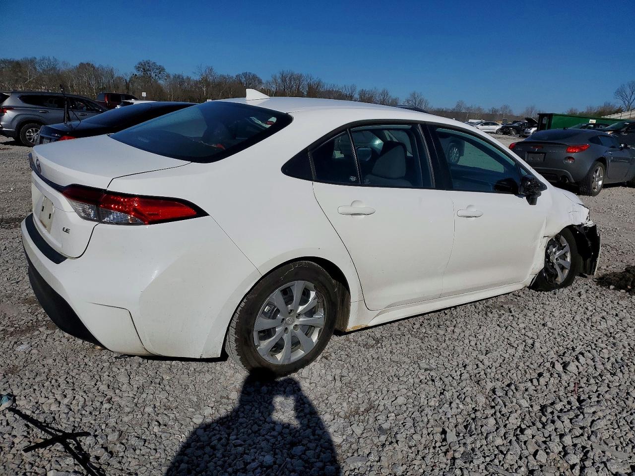 2023 TOYOTA COROLLA LE photo 3