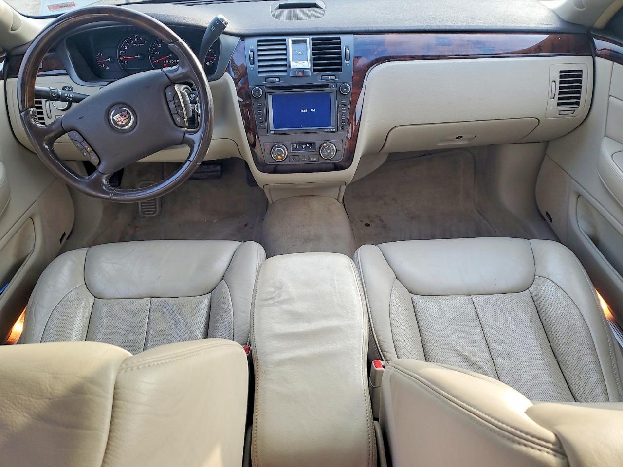 2010 CADILLAC DTS photo 8