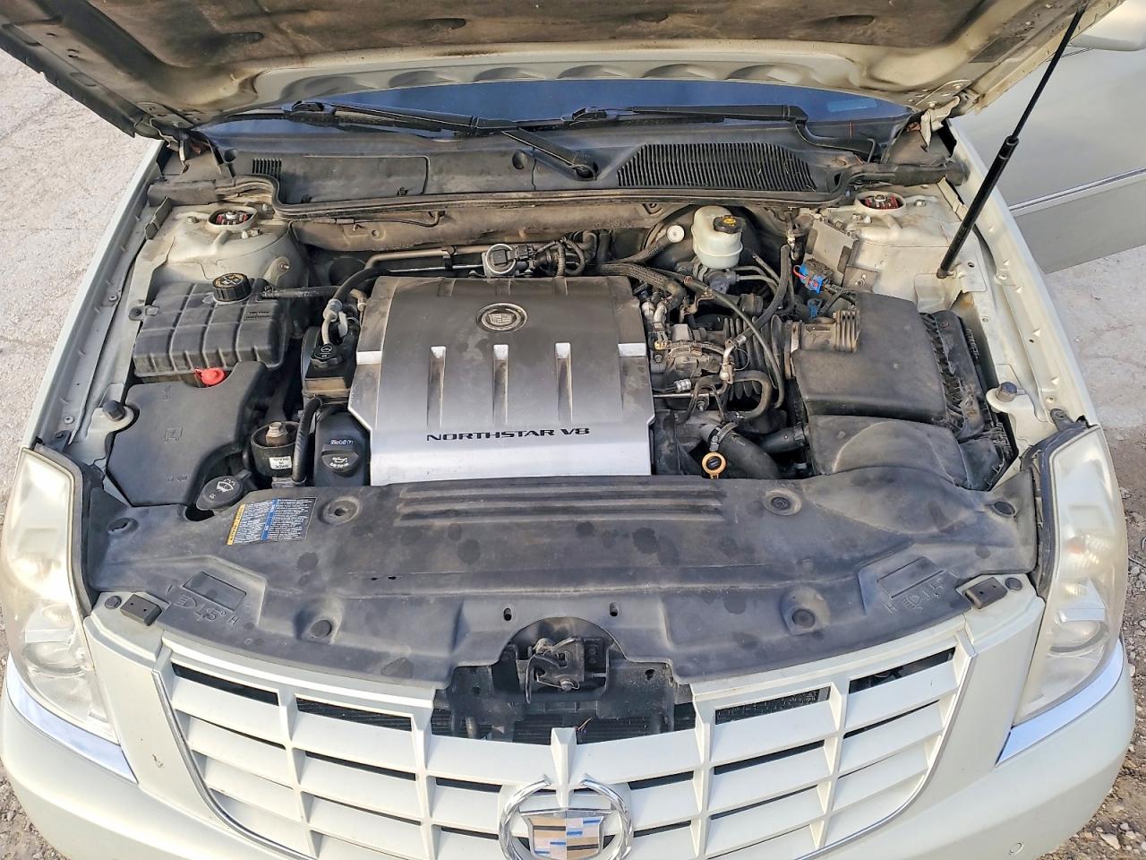 2010 CADILLAC DTS photo 11