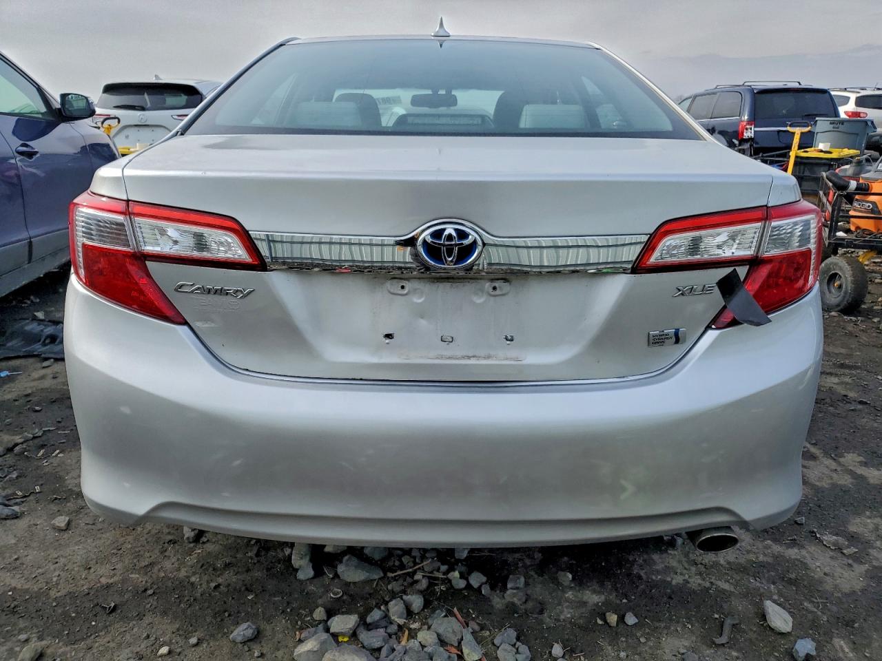 2014 TOYOTA CAMRY HYBRID photo 6
