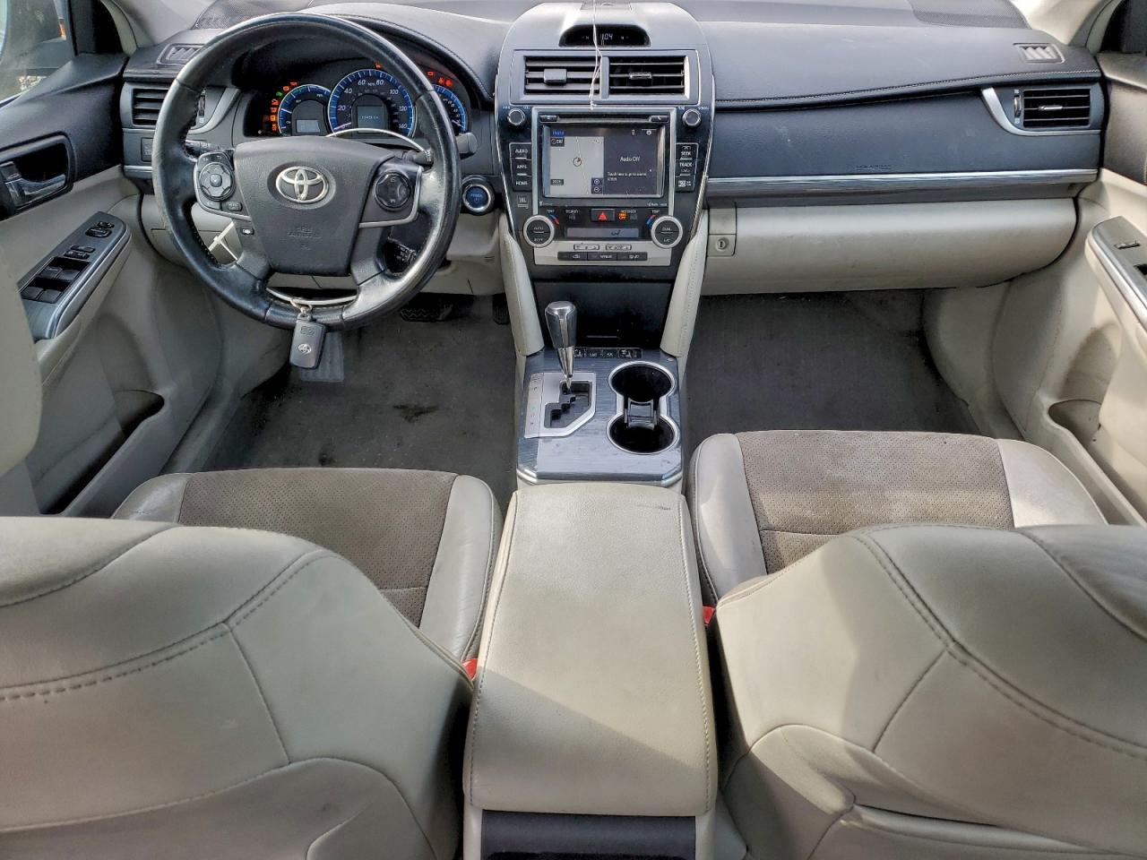 2014 TOYOTA CAMRY HYBRID photo 8