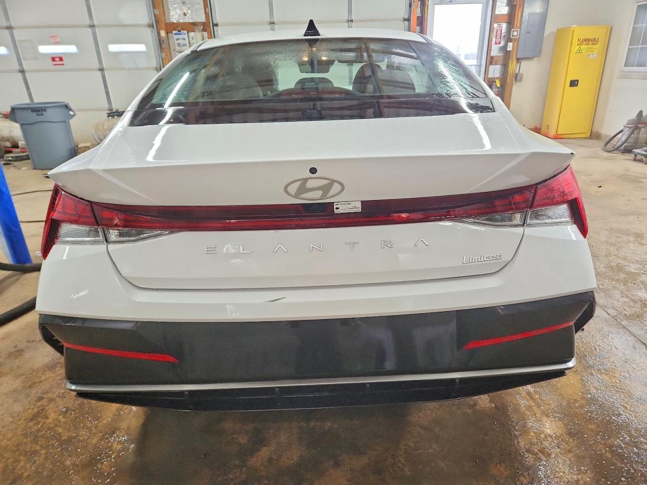 2025 HYUNDAI ELANTRA LIMITED photo 6