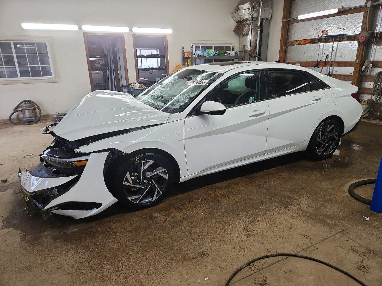 2025 HYUNDAI ELANTRA