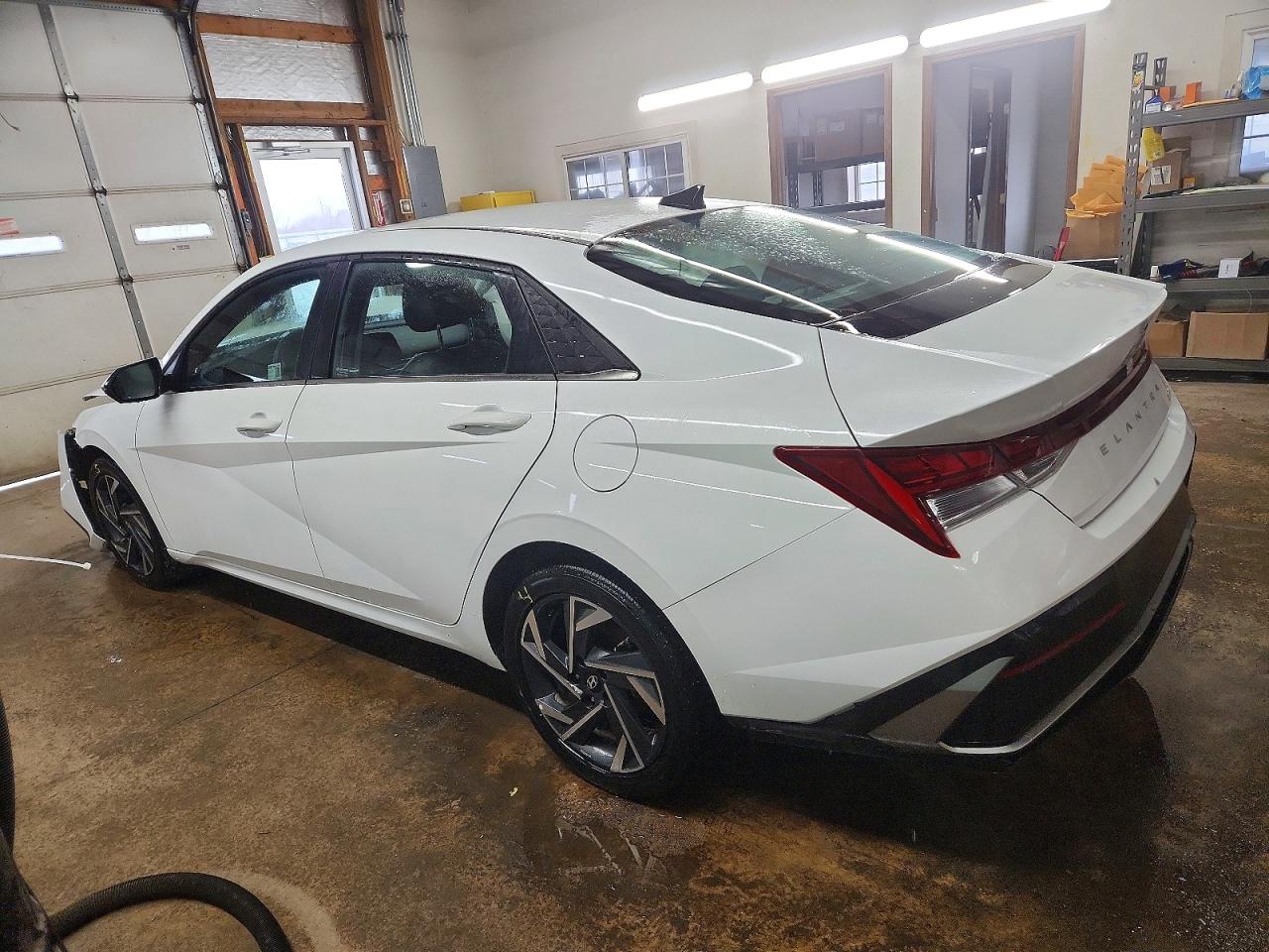 2025 HYUNDAI ELANTRA LIMITED photo 2