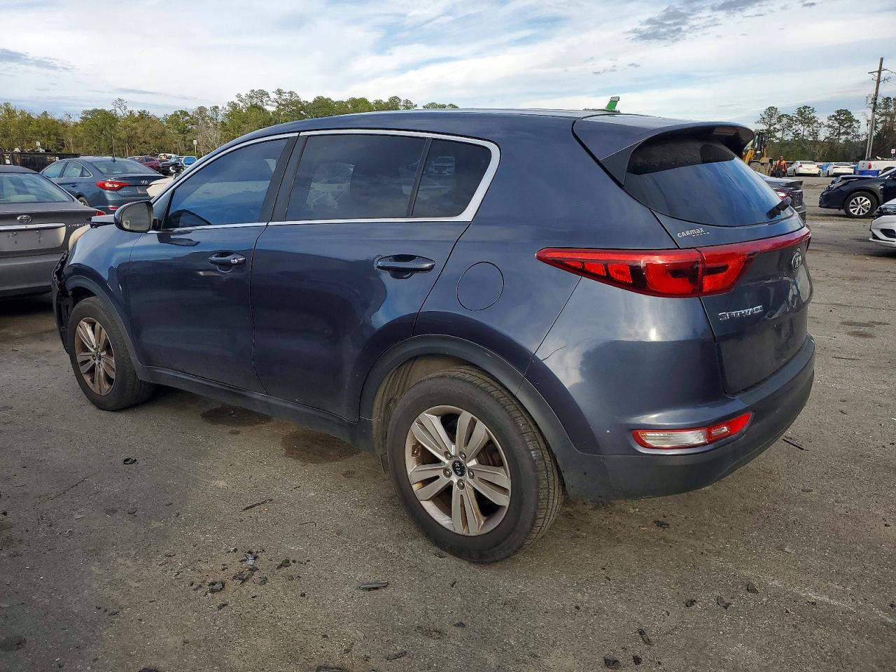 2017 KIA SPORTAGE LX photo 2