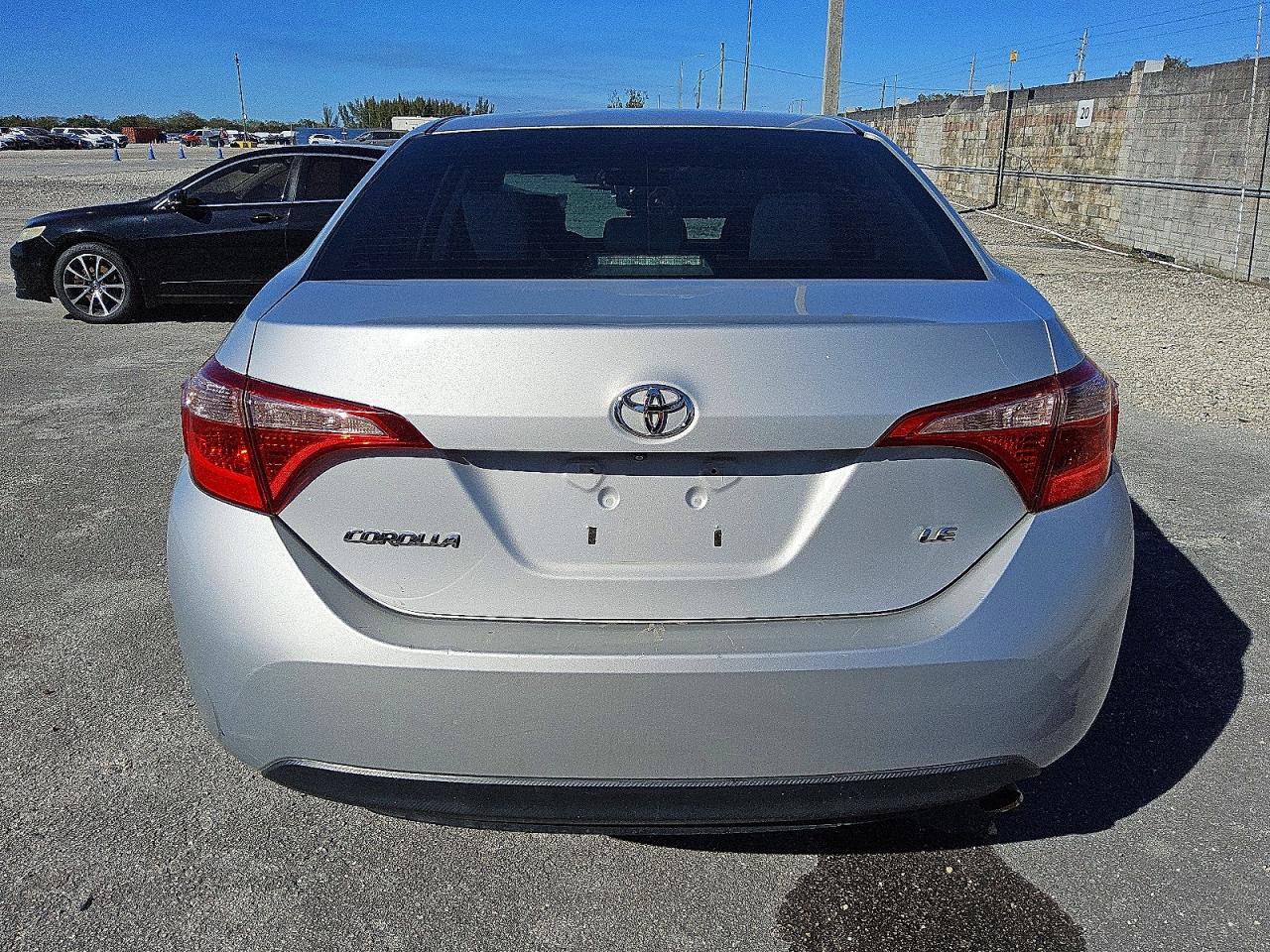 2018 TOYOTA COROLLA L photo 6