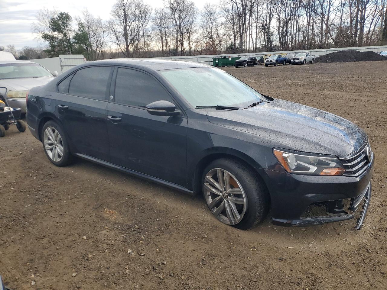 2019 VOLKSWAGEN PASSAT WOLFSBURG photo 4