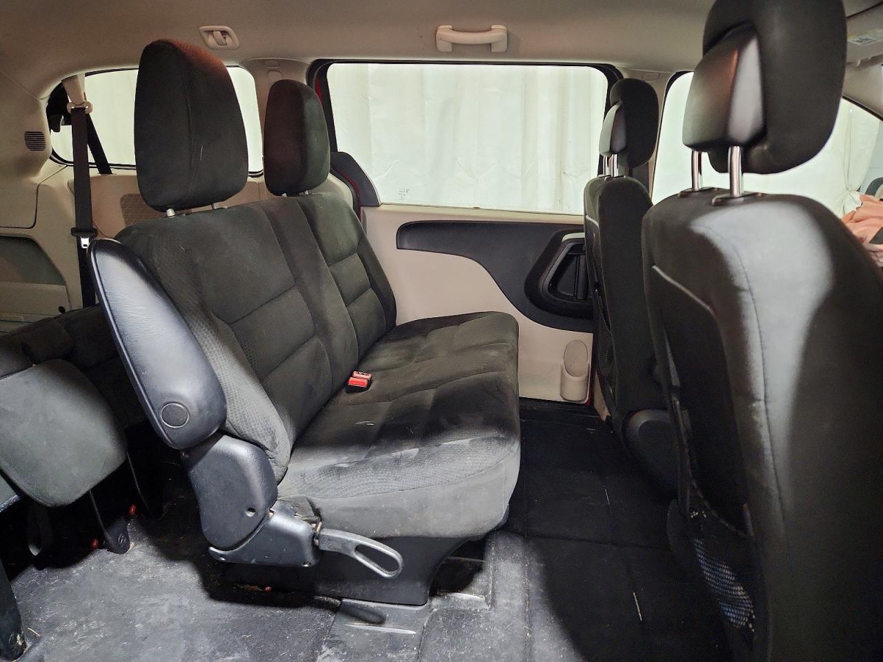 2015 DODGE GRAND CARAVAN SE photo 11