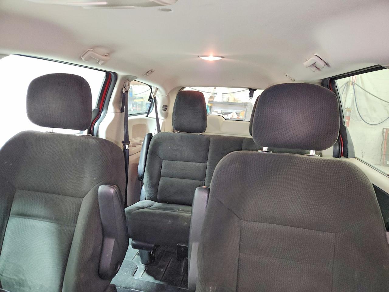 2015 DODGE GRAND CARAVAN SE photo 10