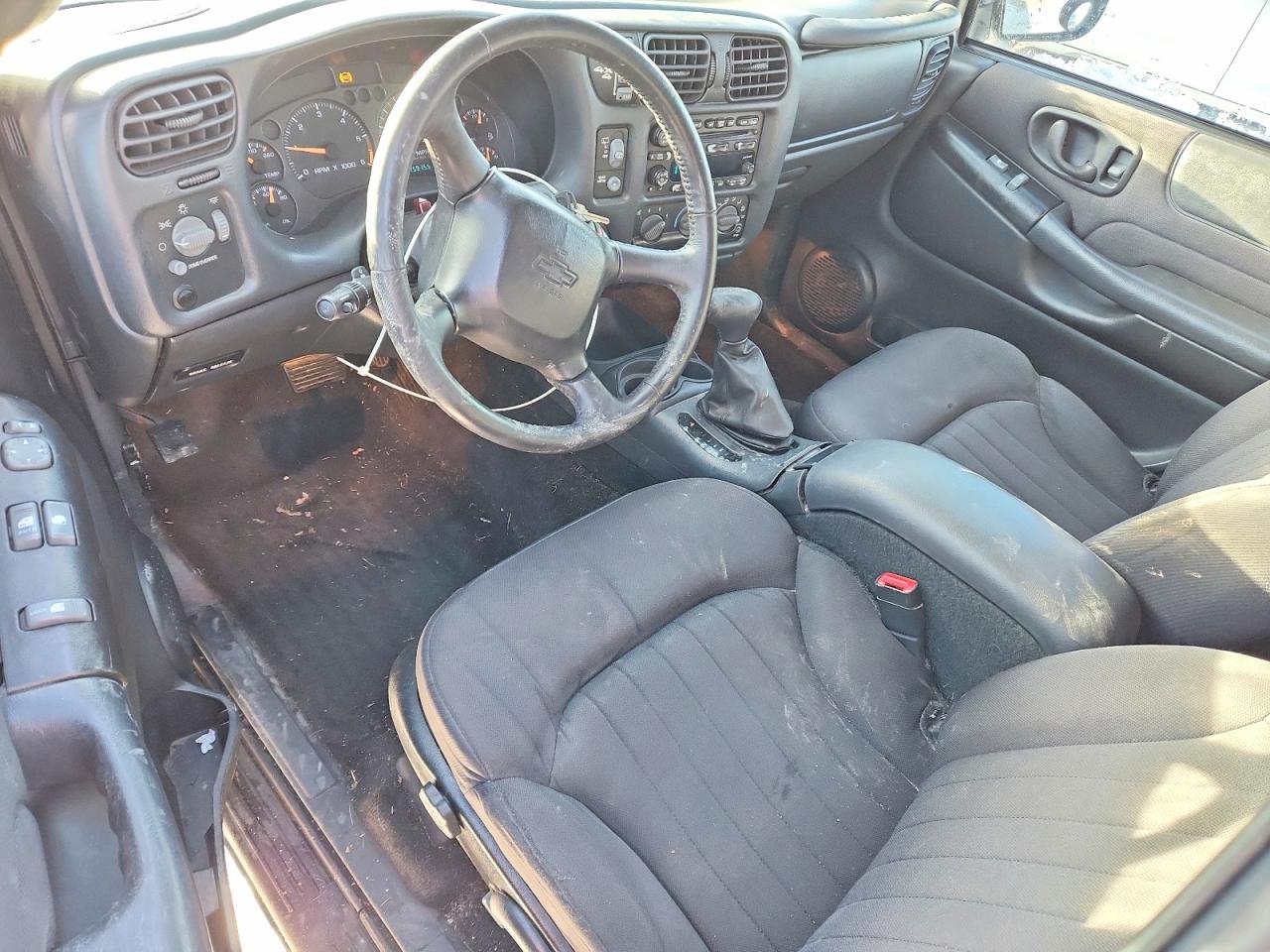 2003 CHEVROLET BLAZER photo 8