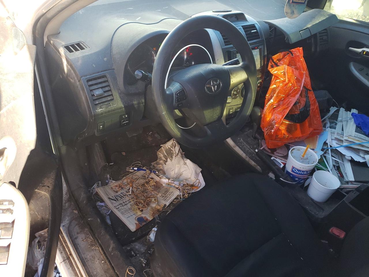 2013 TOYOTA COROLLA BASE photo 8