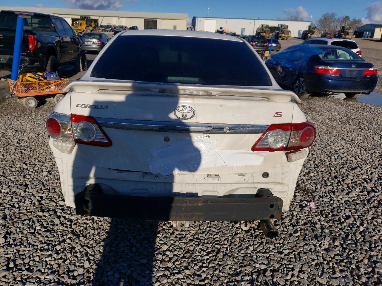 2013 TOYOTA COROLLA BASE photo 6