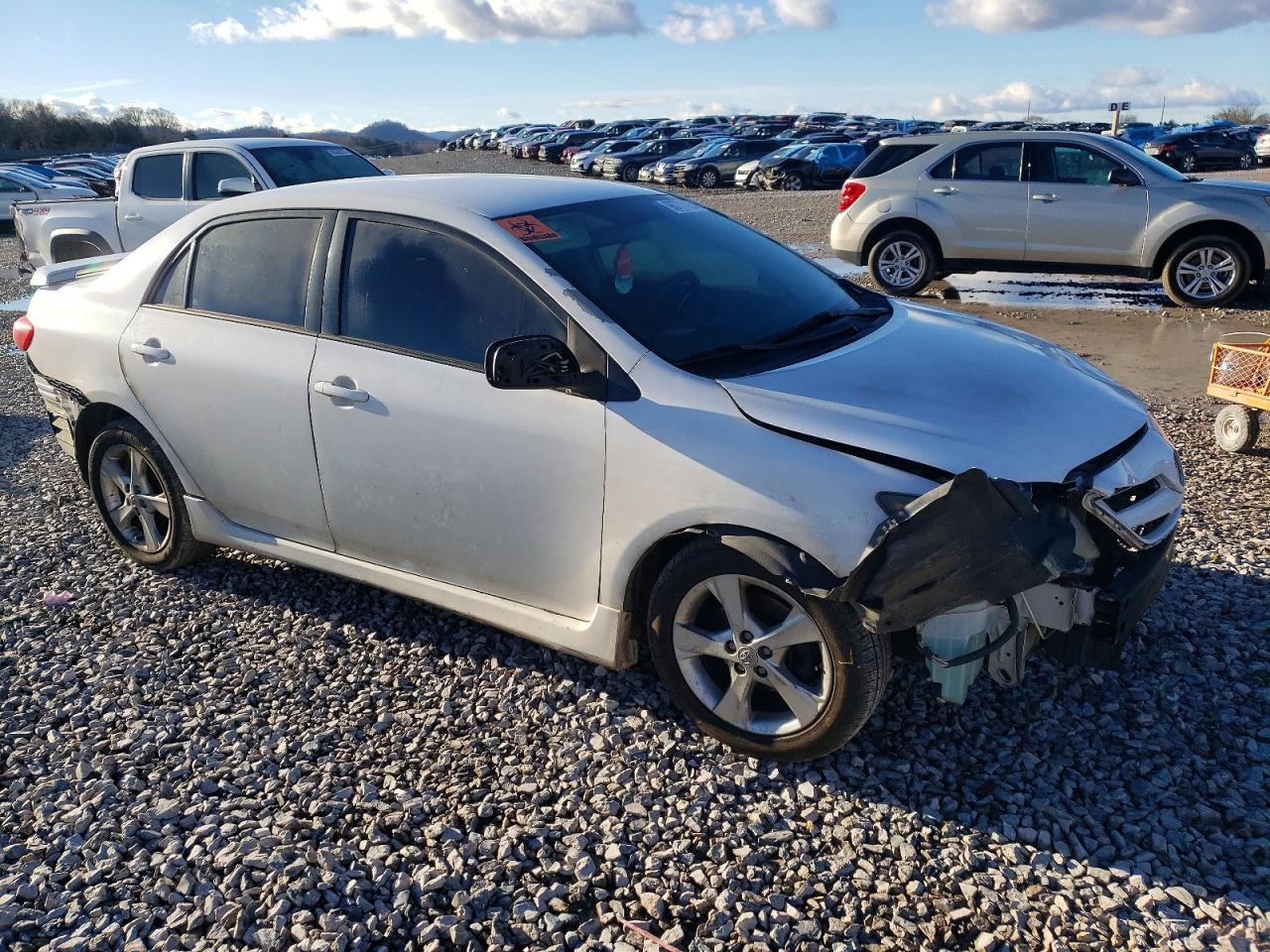 2013 TOYOTA COROLLA BASE photo 4