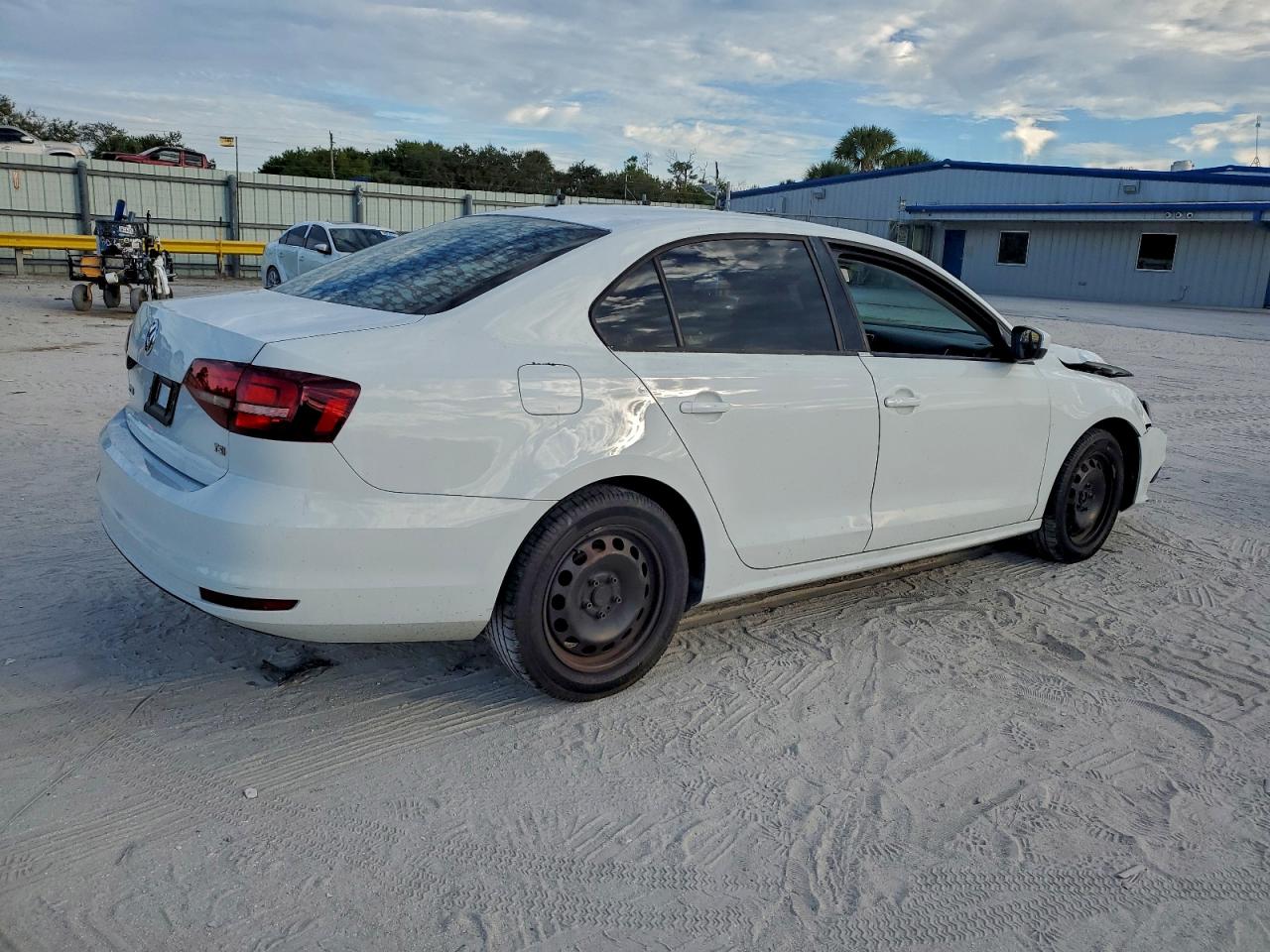2017 VOLKSWAGEN JETTA S photo 3