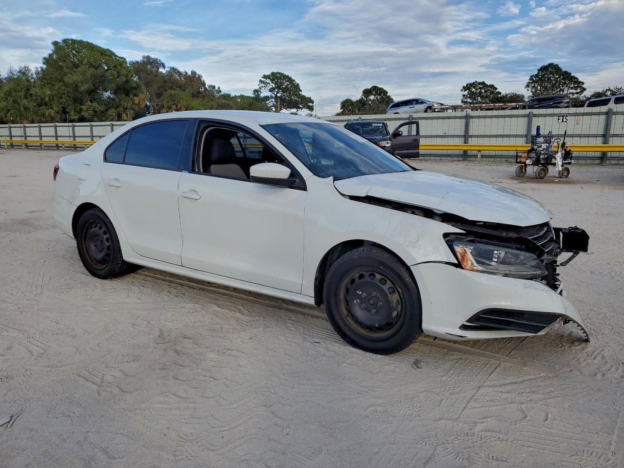 2017 VOLKSWAGEN JETTA S photo 4