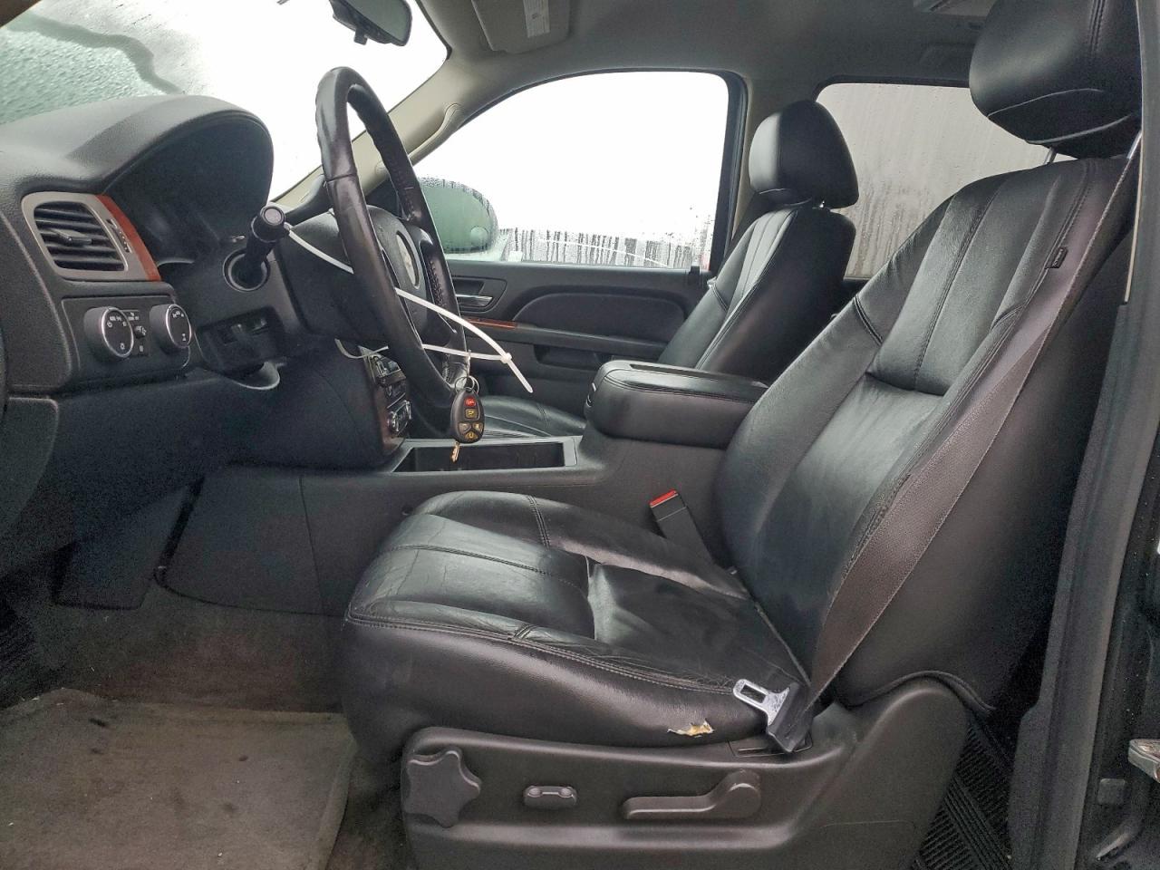 2010 CHEVROLET SUBURBAN K1500 LT photo 7