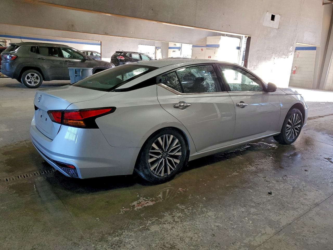 2025 NISSAN ALTIMA SV photo 3